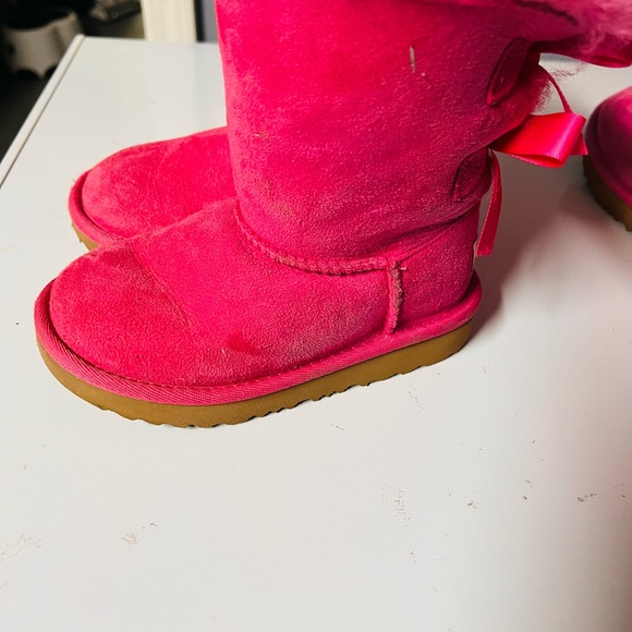 Uggs kids Bailey bow Boots excellent condition - Picture 9 of 10